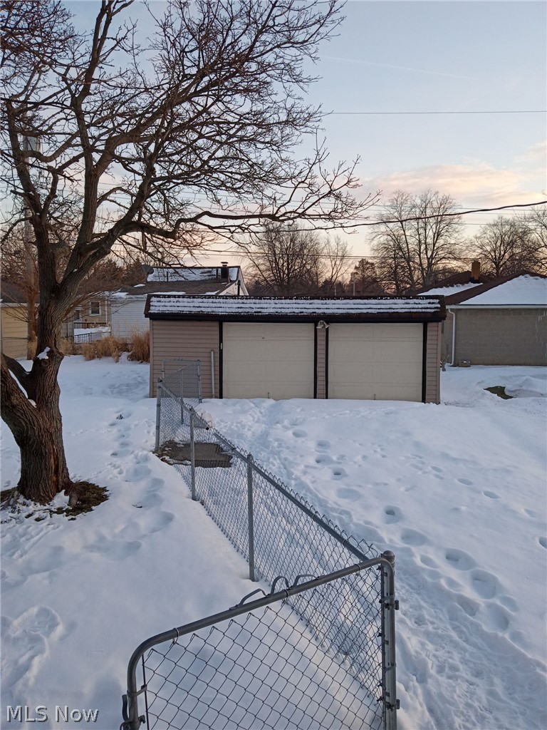 9313 Roxbury Road Parma Heights, OH 44130 - Photo 14 of 22