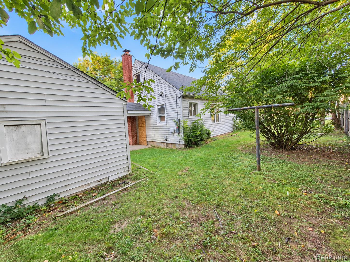 2401 Raskob Street Flint, MI 48504 - Photo 5 of 25 Additional content