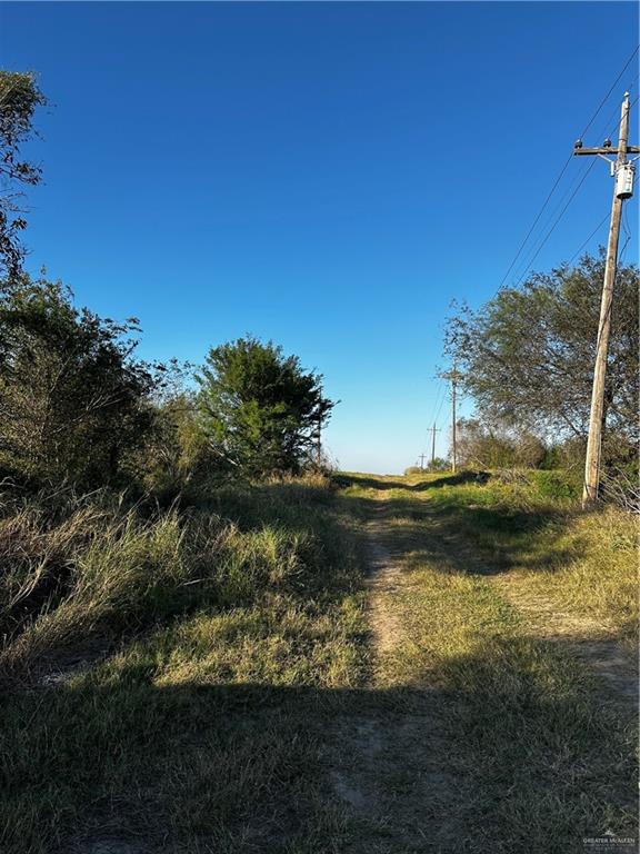 21 Mile 21 Road Edcouch, TX 78538 - Photo 12 of 17 a view of a back yard of a house