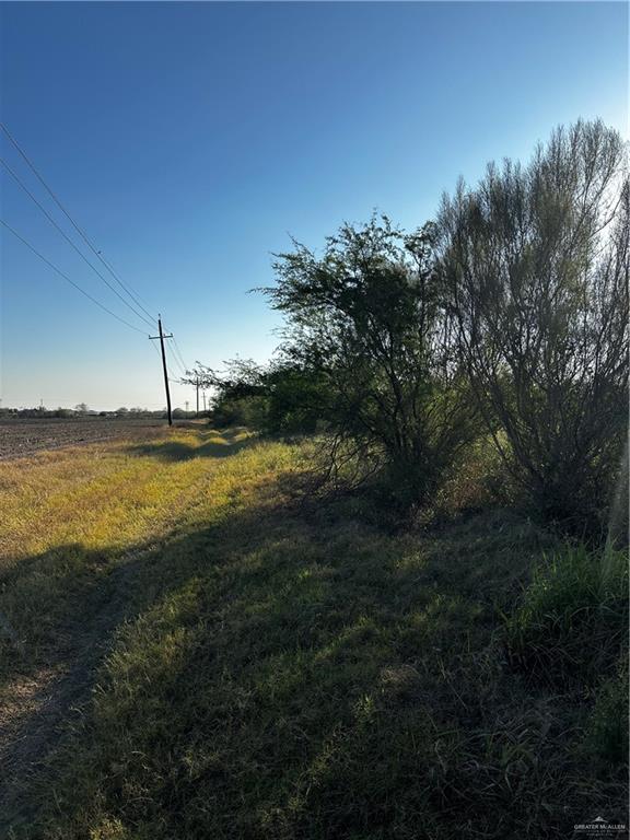 21 Mile 21 Road Edcouch, TX 78538 - Photo 7 of 17 a view of a lake from a yard