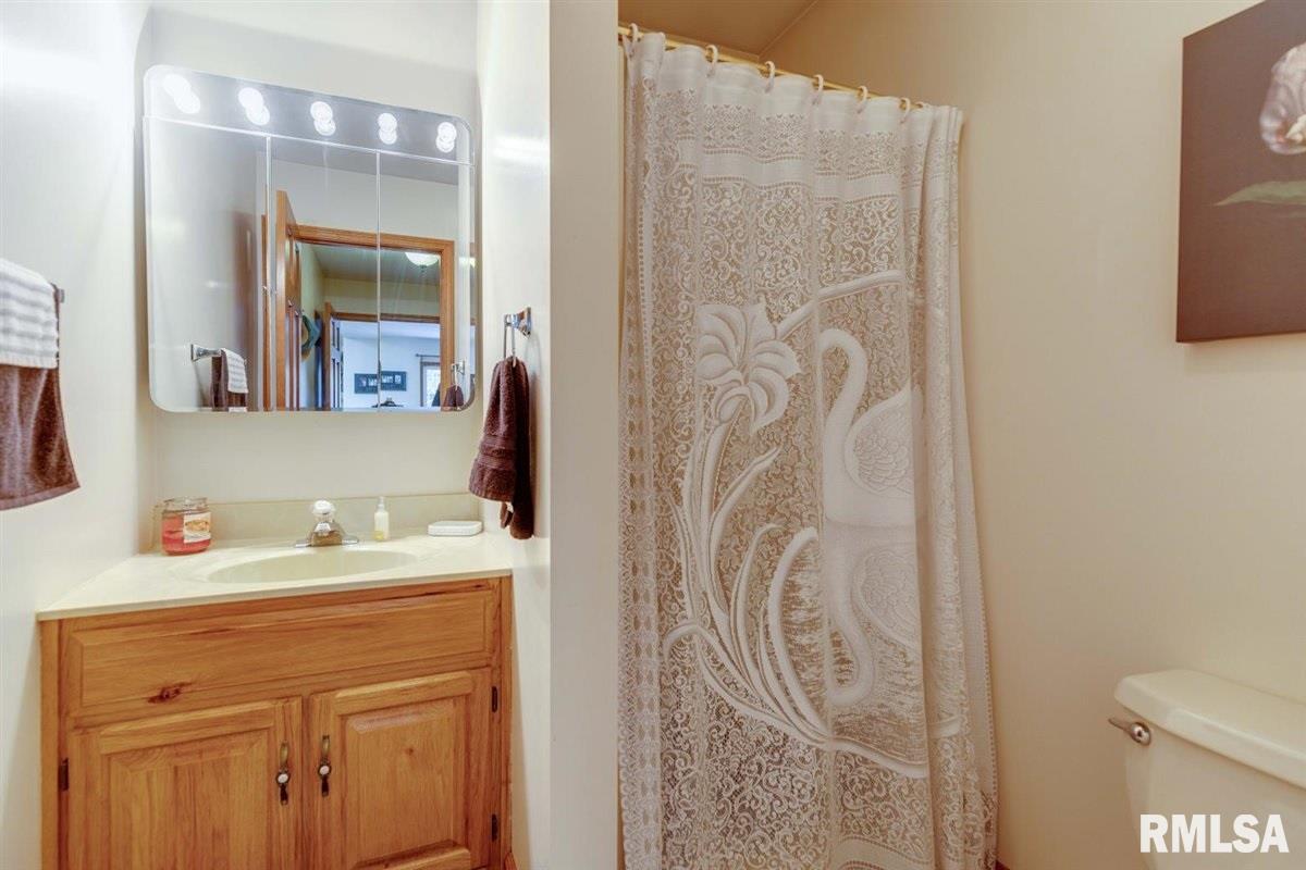 3121 Red Bud Lane Springfield, IL 62712 - Photo 8 of 39 Gallery Image 8