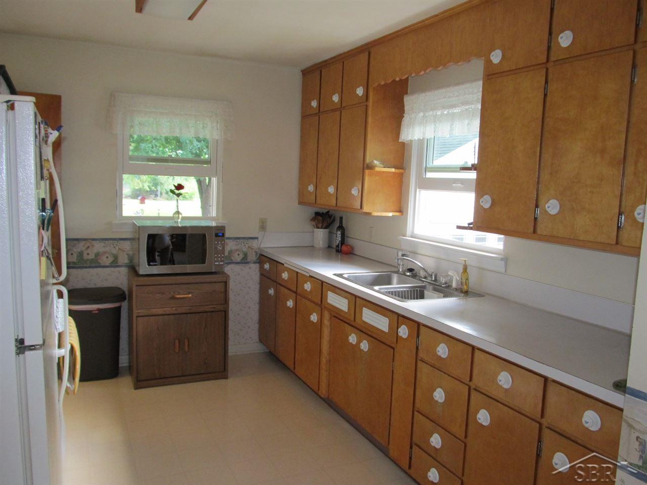 1935 Hatch Road Bay City, MI 48708 - Photo 5 of 24 50022303-4.JPG