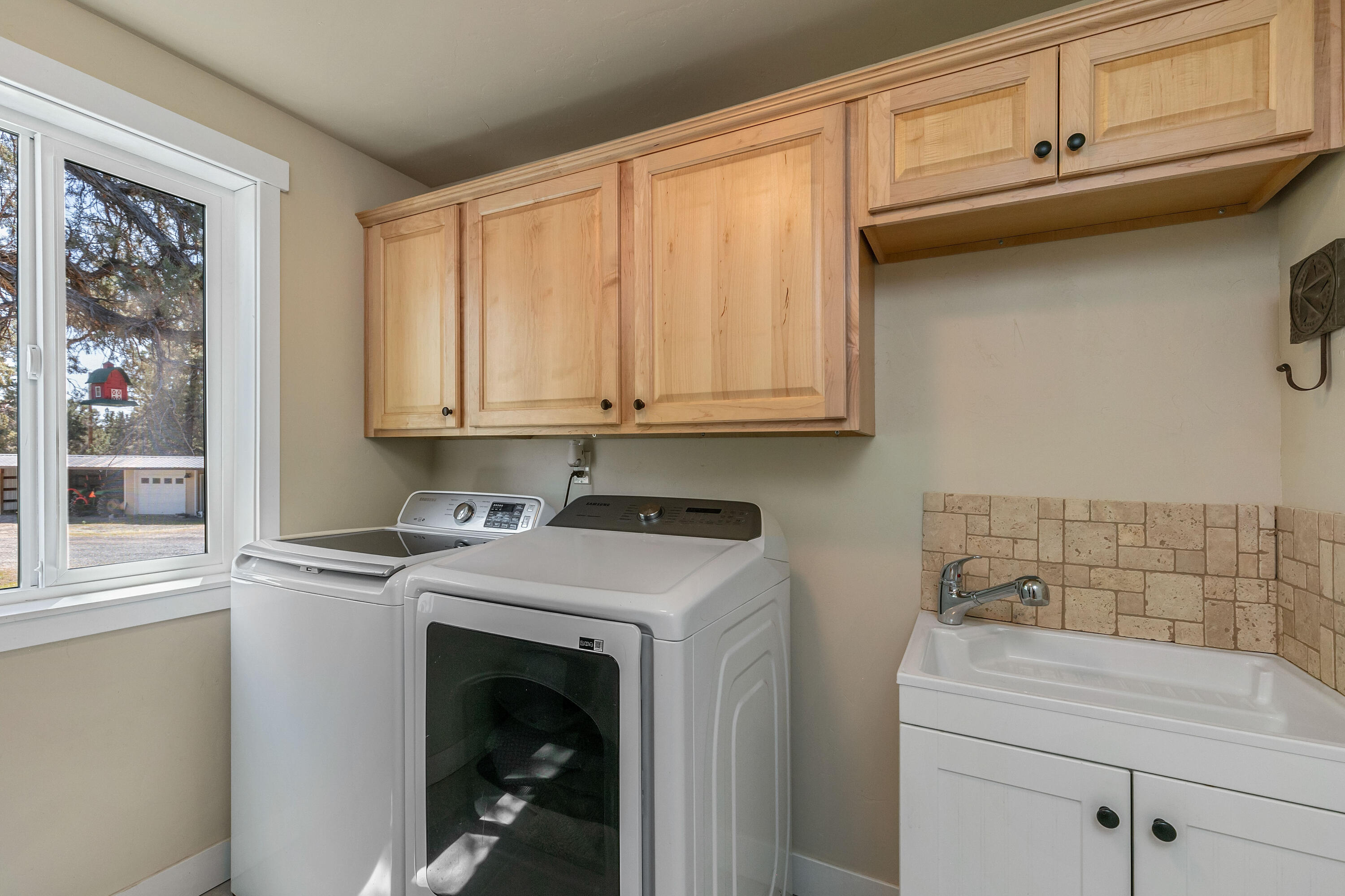 61212 Obernolte Road Bend, OR 97701 - Photo 26 of 49 23 61212 Obernolte Rd_054