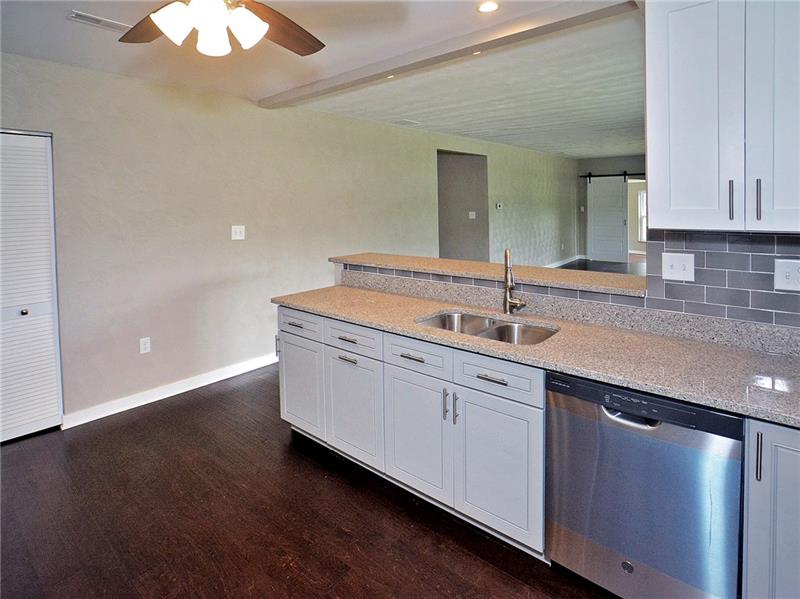 5288 Greensburg Road Apollo, PA 15613 - Photo 5 of 24 Gallery Image 5