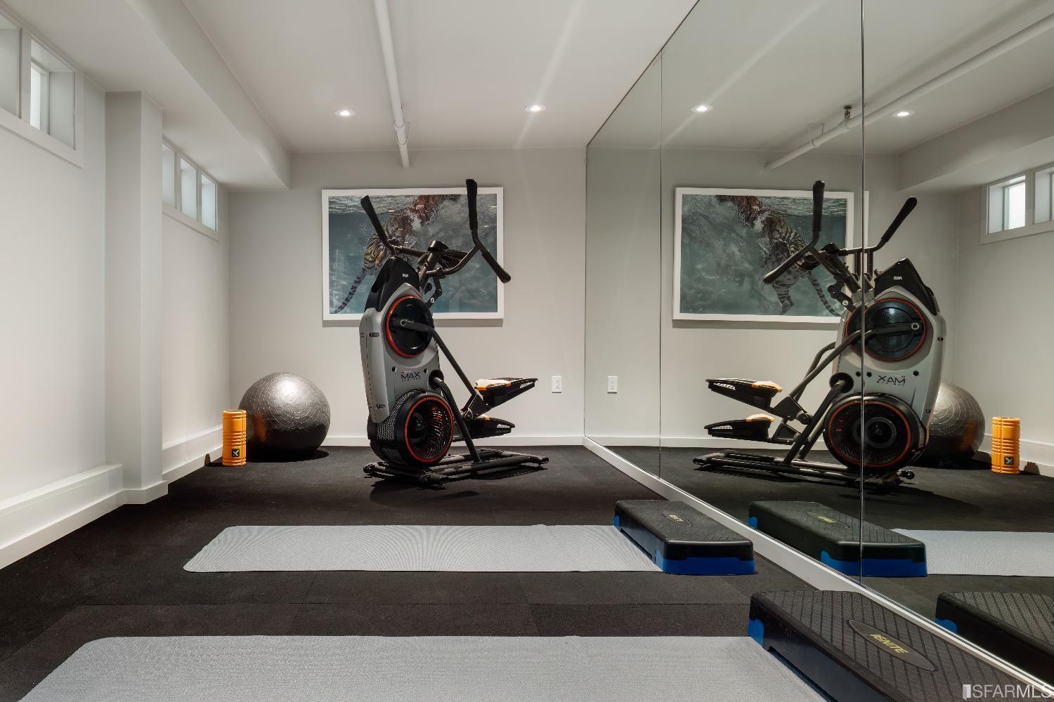 3007 Jackson Street San Francisco, CA 94115 - Photo 24 of 30 a view of a room with gym equipment