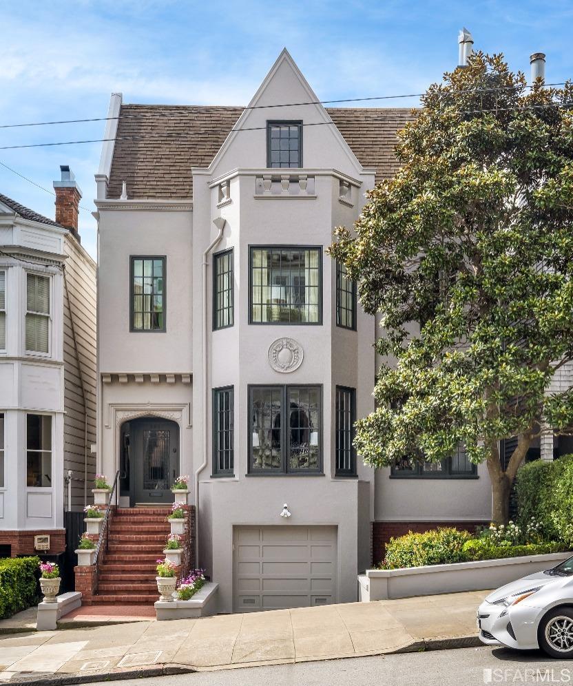 3007 Jackson Street San Francisco, CA 94115 - Photo 28 of 30 a front view of a house with a garden
