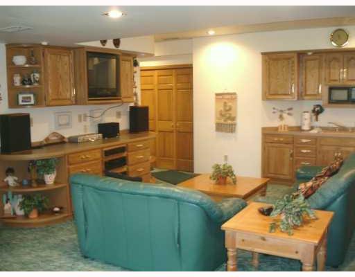2797 Clearview Road Allison Park, PA 15101 - Photo 5 of 8 Den/Family/Great Room.