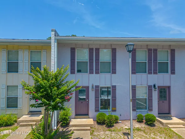 $169,000 | 3230 Cumberland Road, Unit 84, Ocean Springs, MS 39564