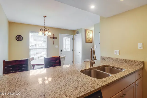 $169,000 | 3230 Cumberland Road, Unit 84, Ocean Springs, MS 39564