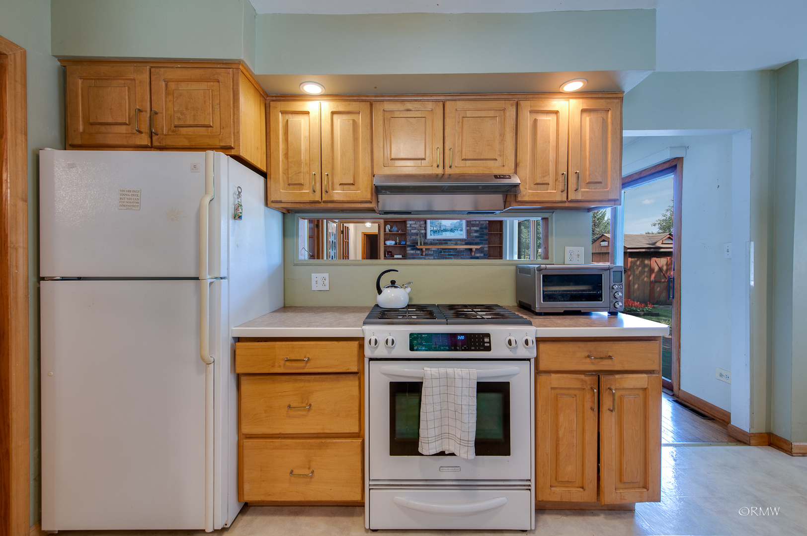 917 Surrey Road Addison, IL 60101 - Photo 12 of 31