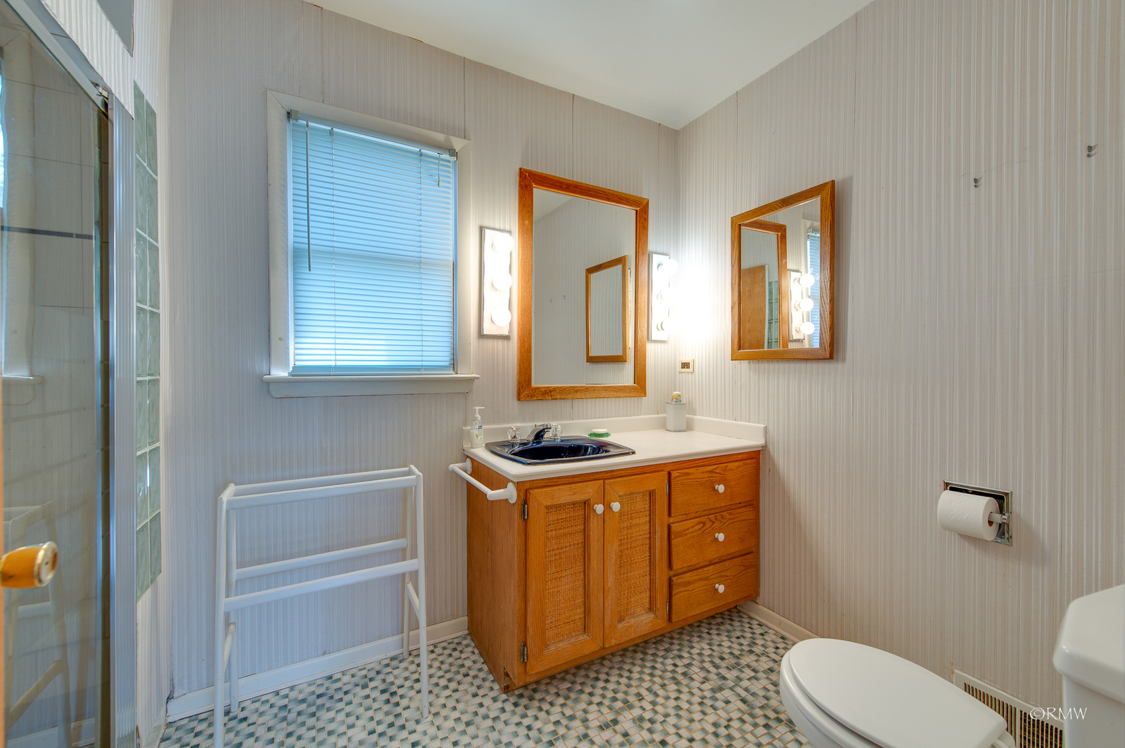 917 Surrey Road Addison, IL 60101 - Photo 17 of 31