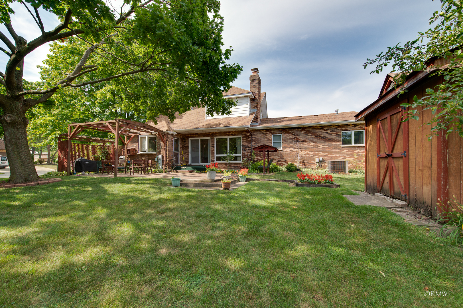 917 Surrey Road Addison, IL 60101 - Photo 28 of 31