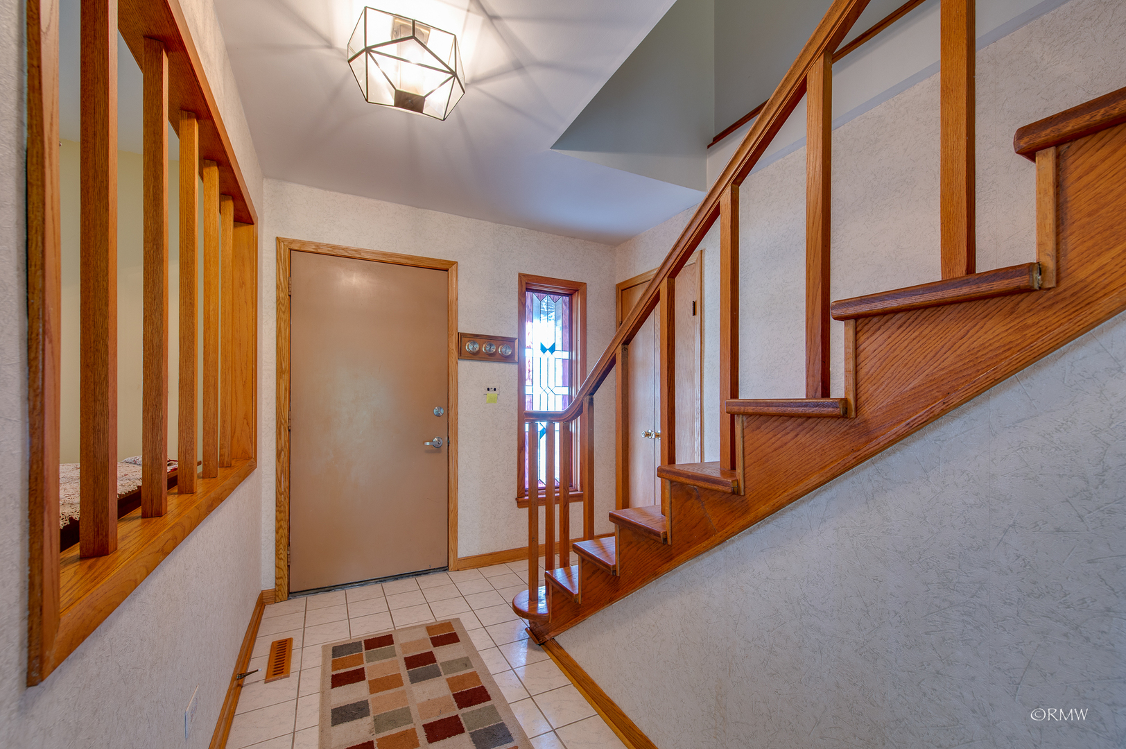 917 Surrey Road Addison, IL 60101 - Photo 4 of 31