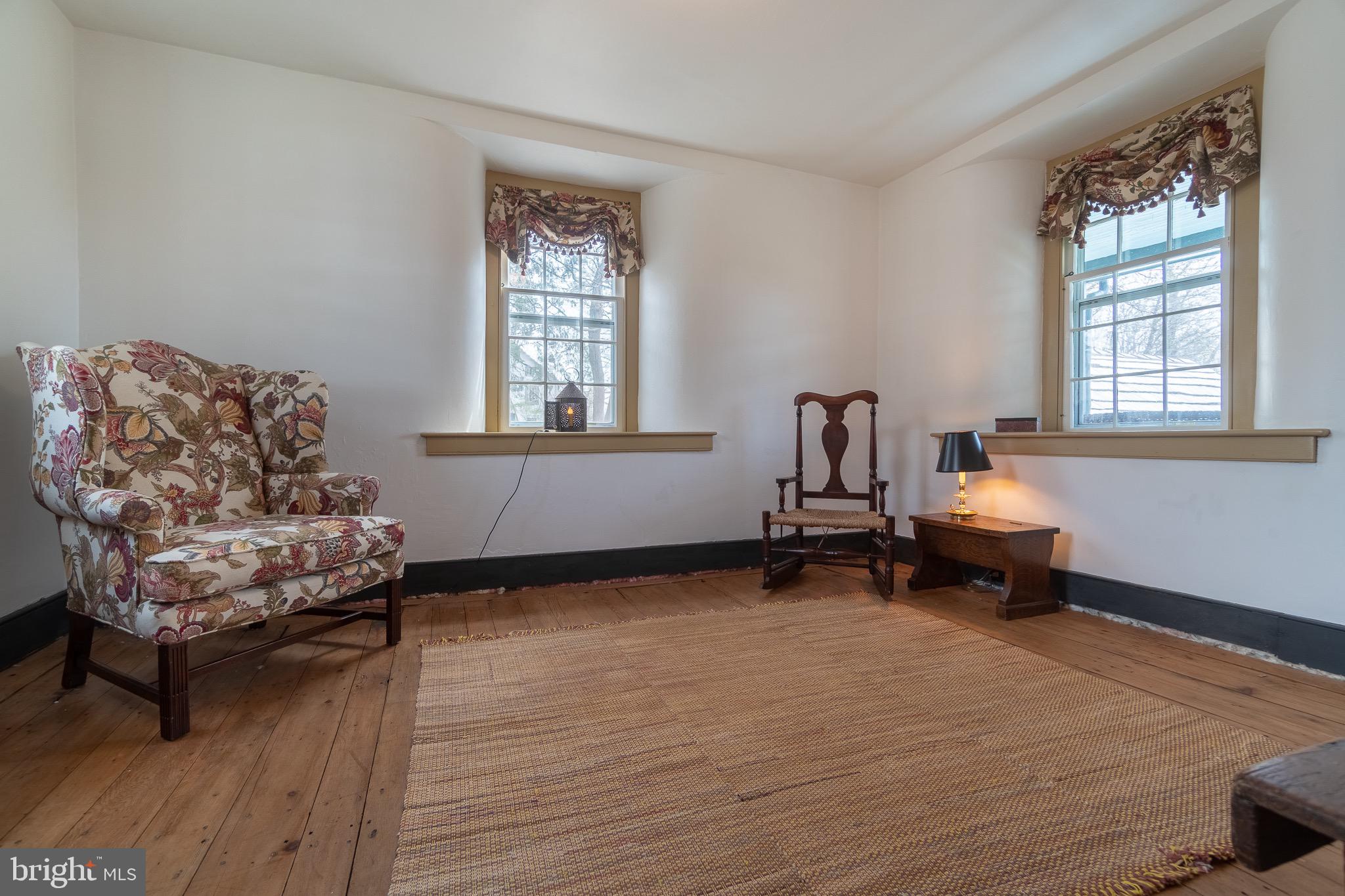 166 Warwick Road Elverson, PA 19520 - Photo 6 of 28 Sitting Area