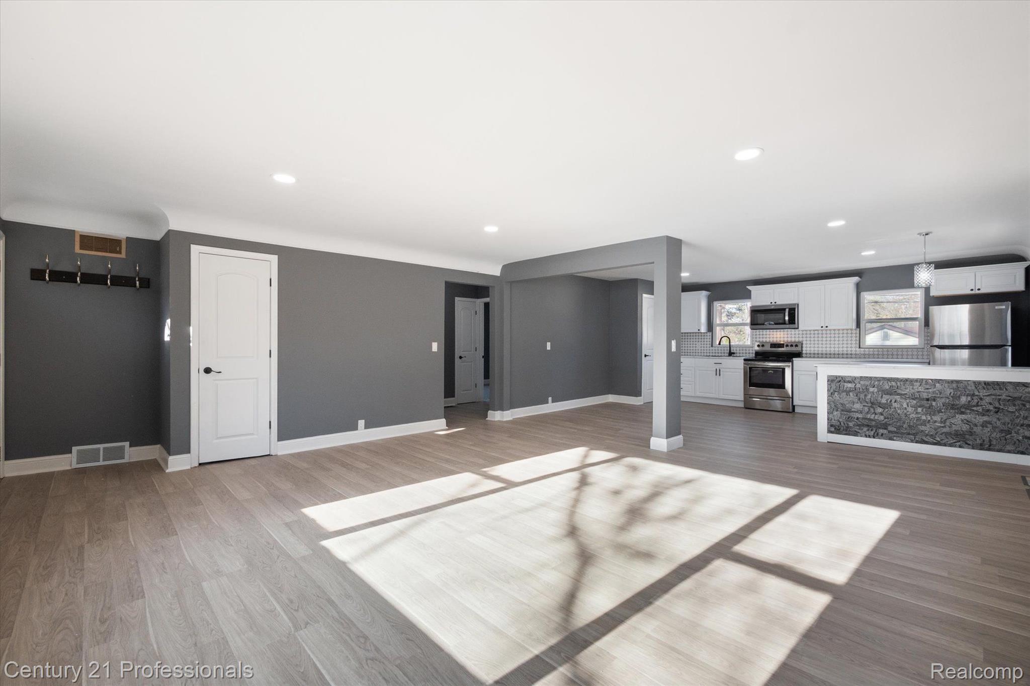 1808 Ward Road Bloomfield Hills, MI 48302 - Photo 1 of 32