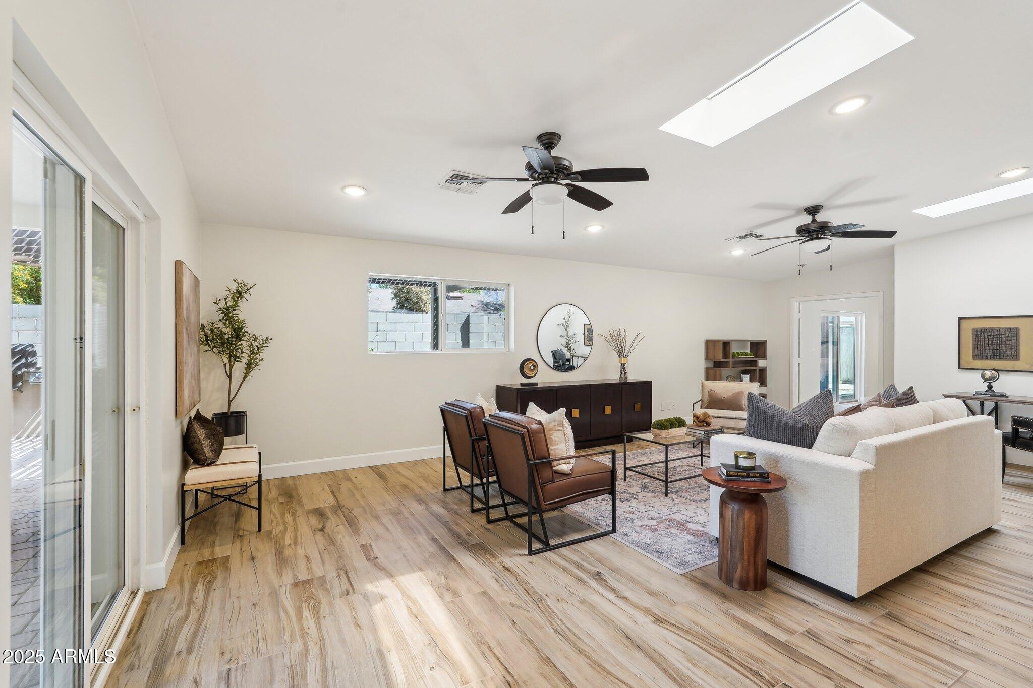 4920 East Osborn Road Phoenix, AZ 85018 - Photo 19 of 53 Living Room