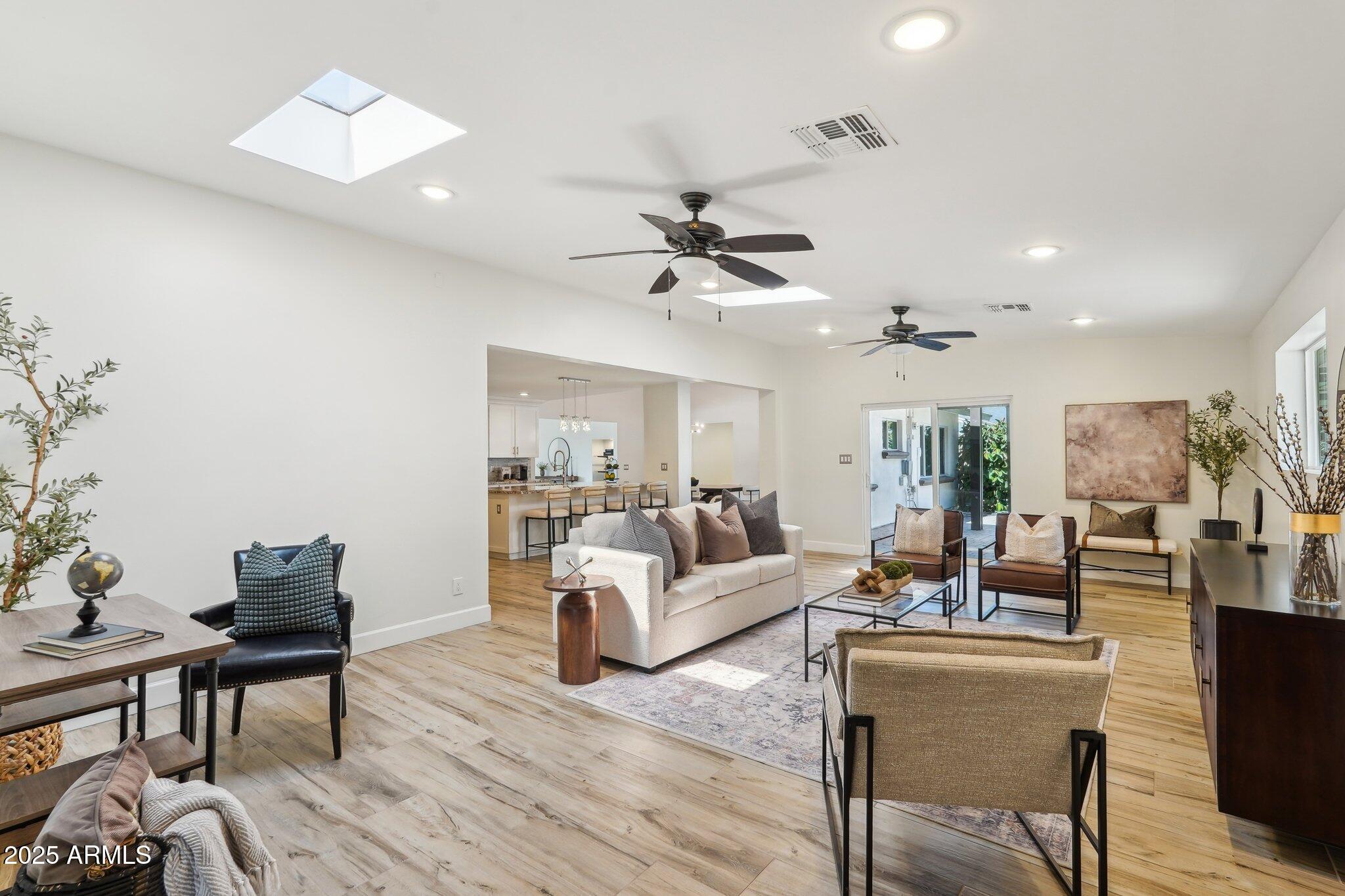 4920 East Osborn Road Phoenix, AZ 85018 - Photo 20 of 53 Living Room