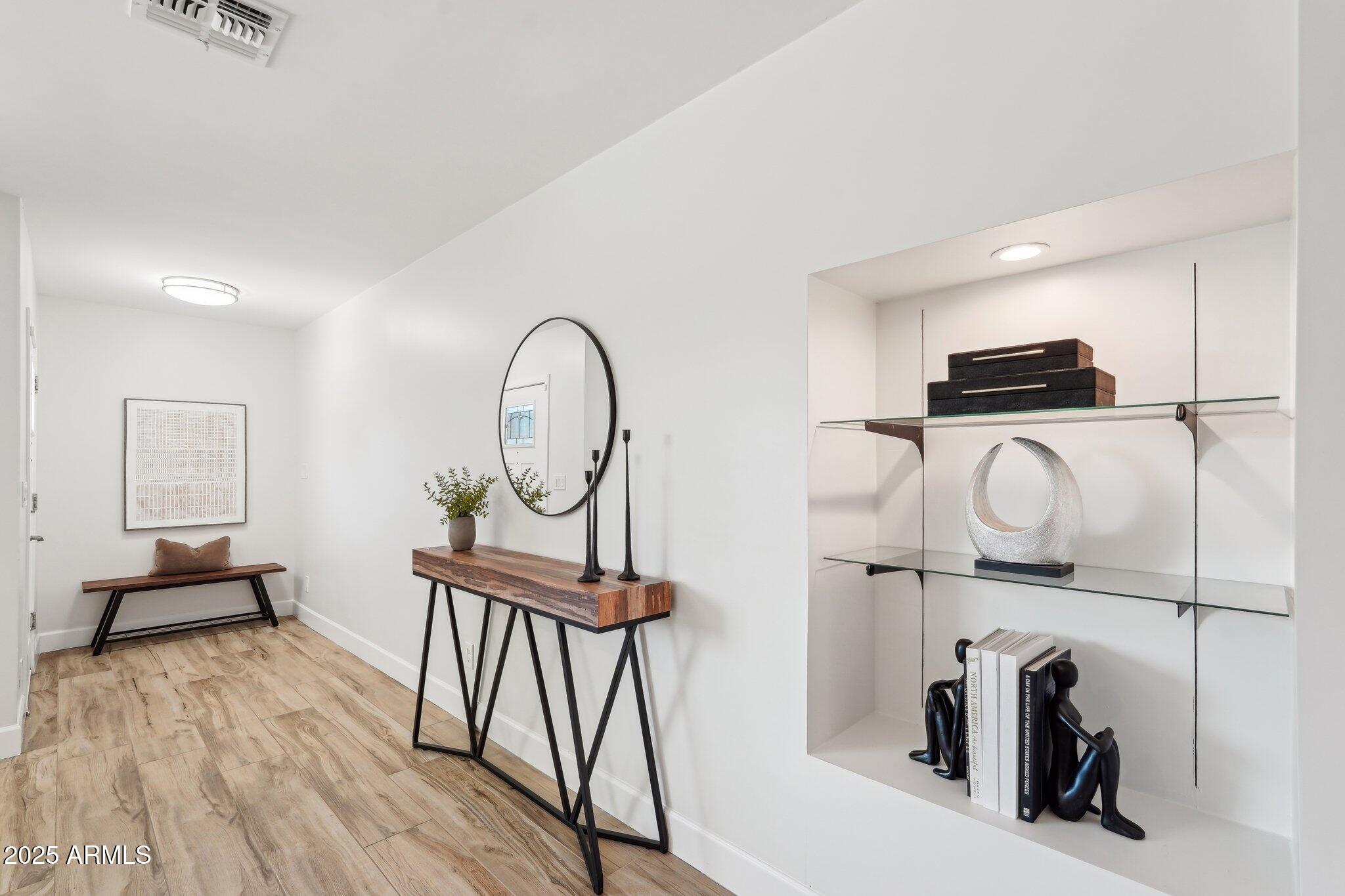 4920 East Osborn Road Phoenix, AZ 85018 - Photo 21 of 53 Entryway