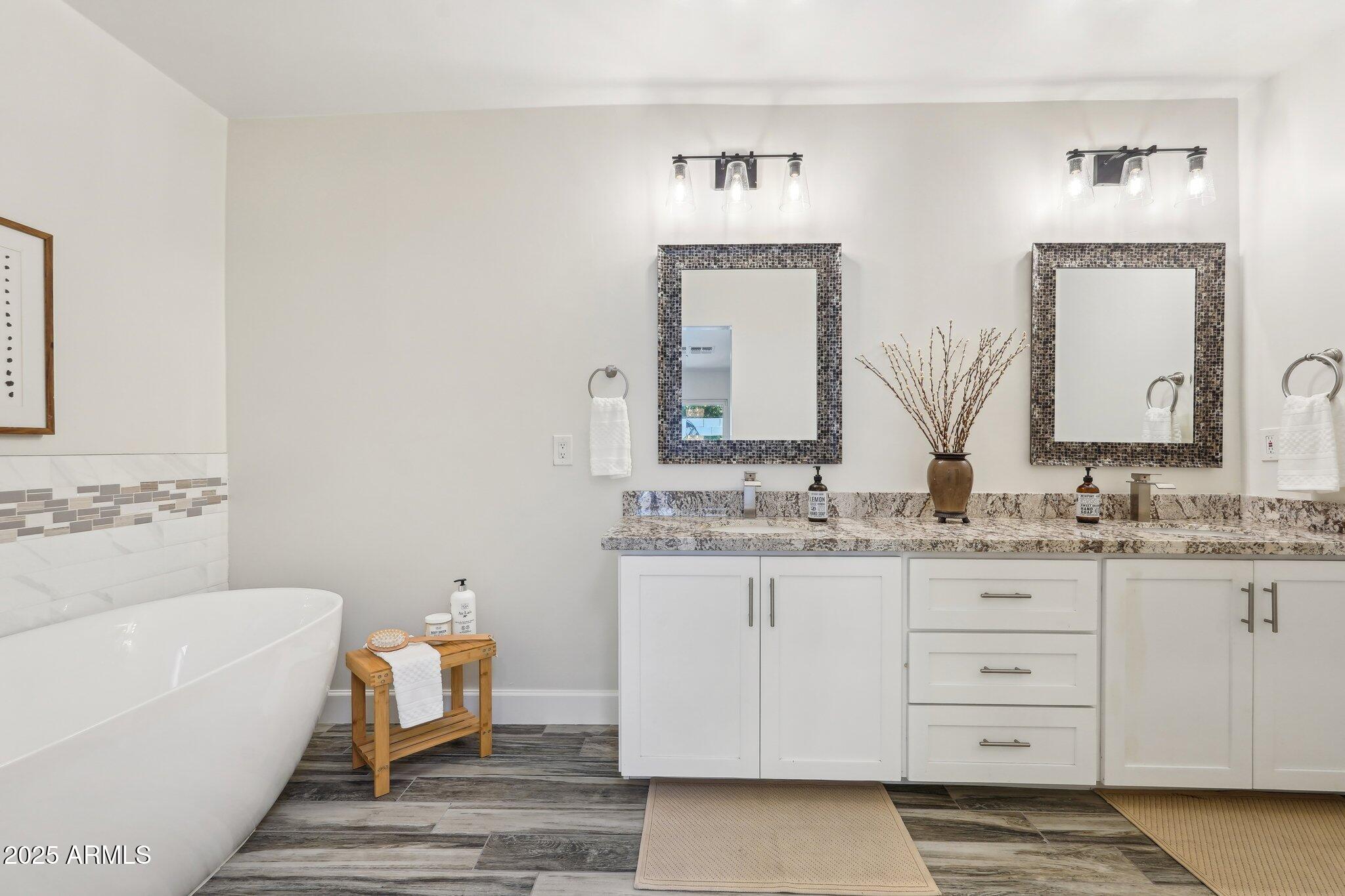 4920 East Osborn Road Phoenix, AZ 85018 - Photo 28 of 53 Primary Bath