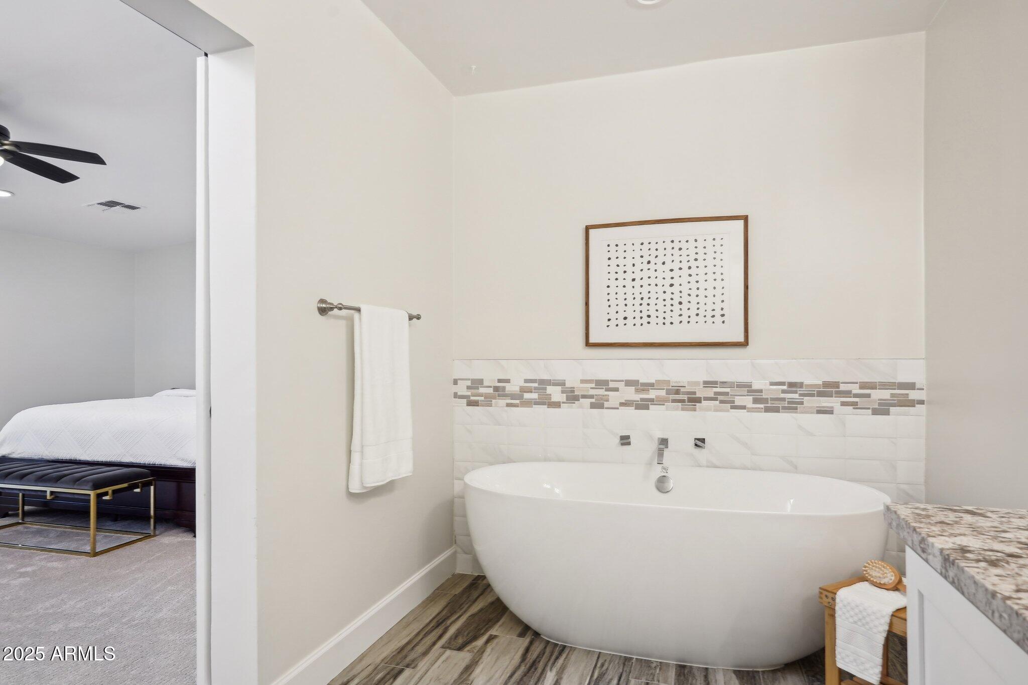 4920 East Osborn Road Phoenix, AZ 85018 - Photo 29 of 53 Primary Bath