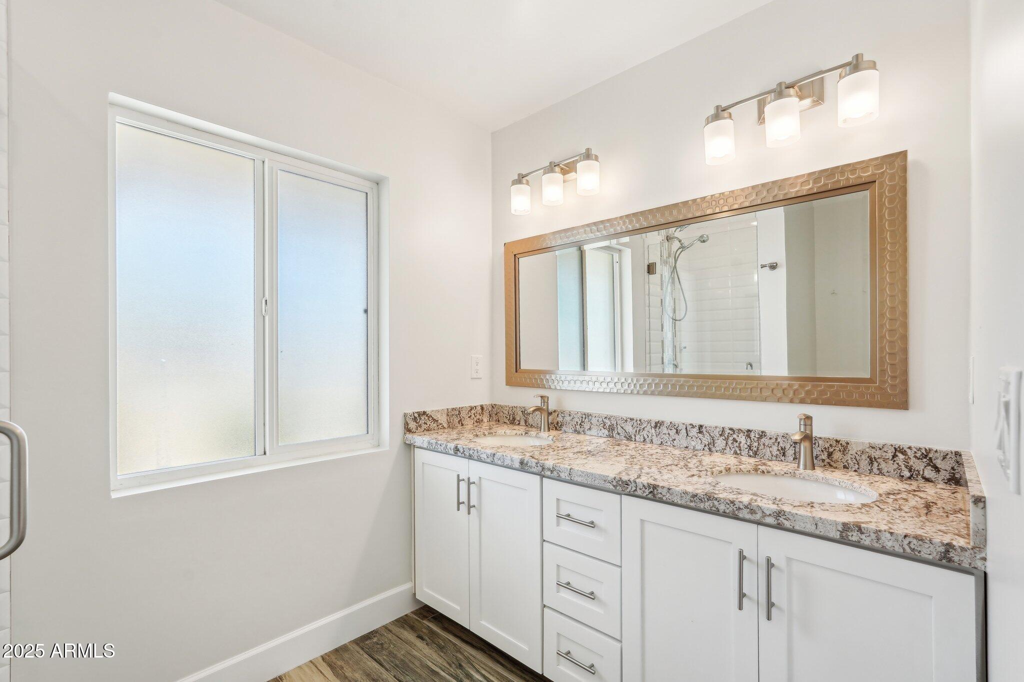 4920 East Osborn Road Phoenix, AZ 85018 - Photo 37 of 53 Bathroom 2