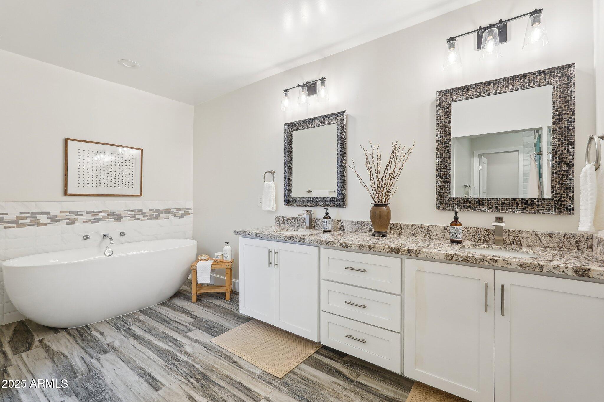 4920 East Osborn Road Phoenix, AZ 85018 - Photo 8 of 53 Primary Bath