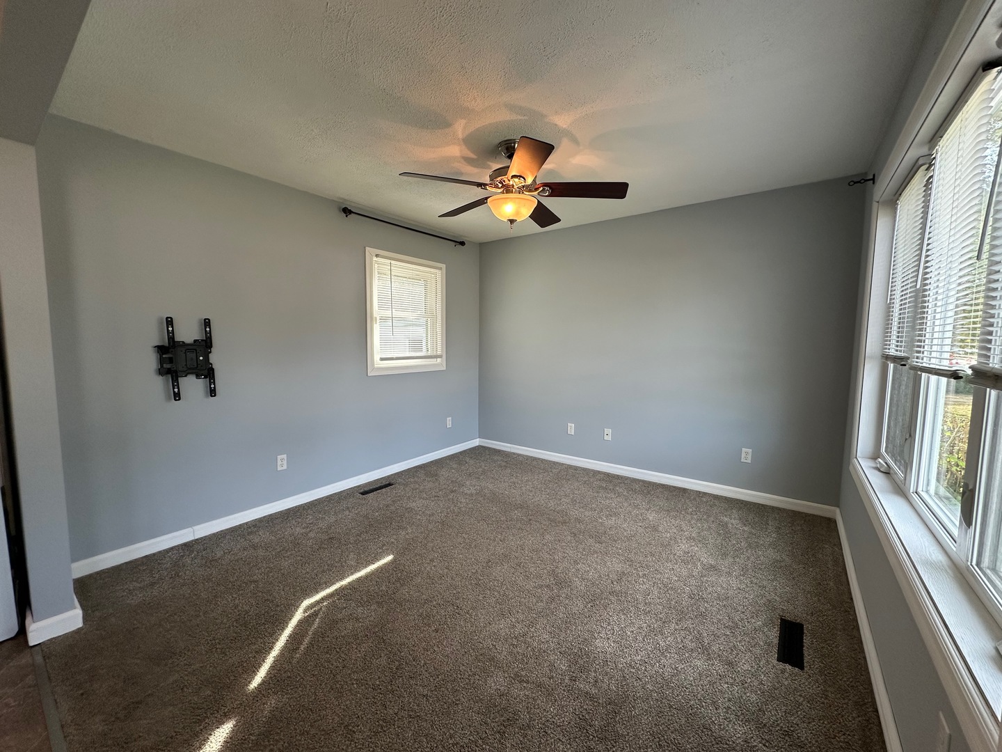 905 West 14th Street Sterling, IL 61081 - Photo 3 of 18