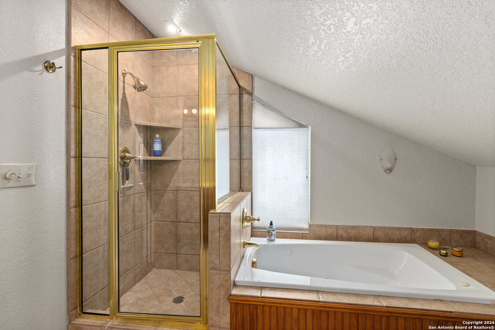 696 Faurie Road Lakehills, TX 78063 - Photo 22 of 37
