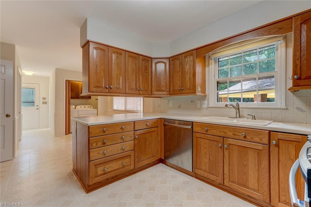 3501 Henderson Road Greensboro, NC 27410 - Photo 14 of 49 Gallery Image 14