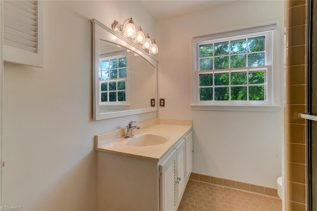 3501 Henderson Road Greensboro, NC 27410 - Photo 31 of 49 Gallery Image 31