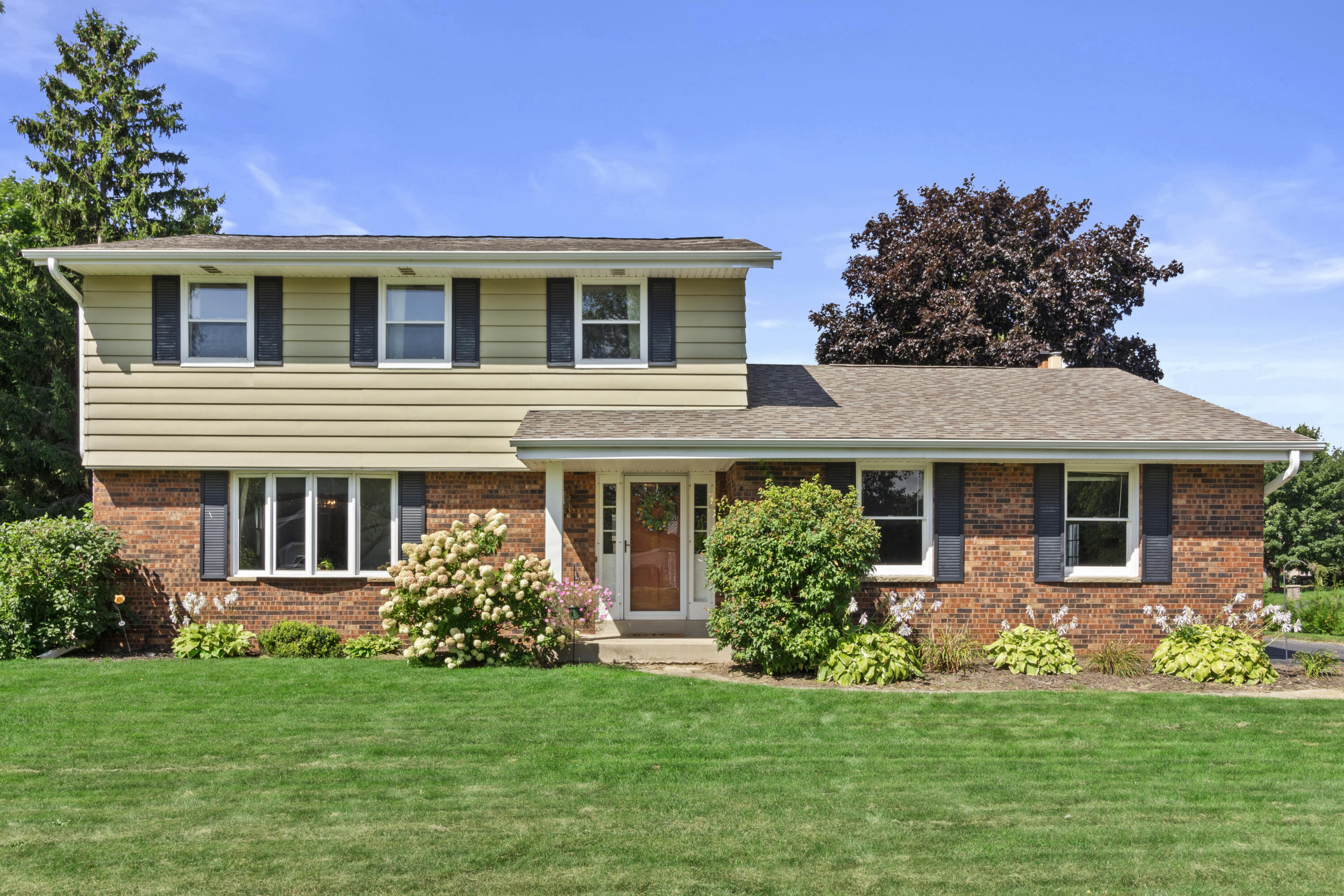 415 4 1/2 Mile Road Caledonia, WI 53402 - Photo 1 of 1 Exterior