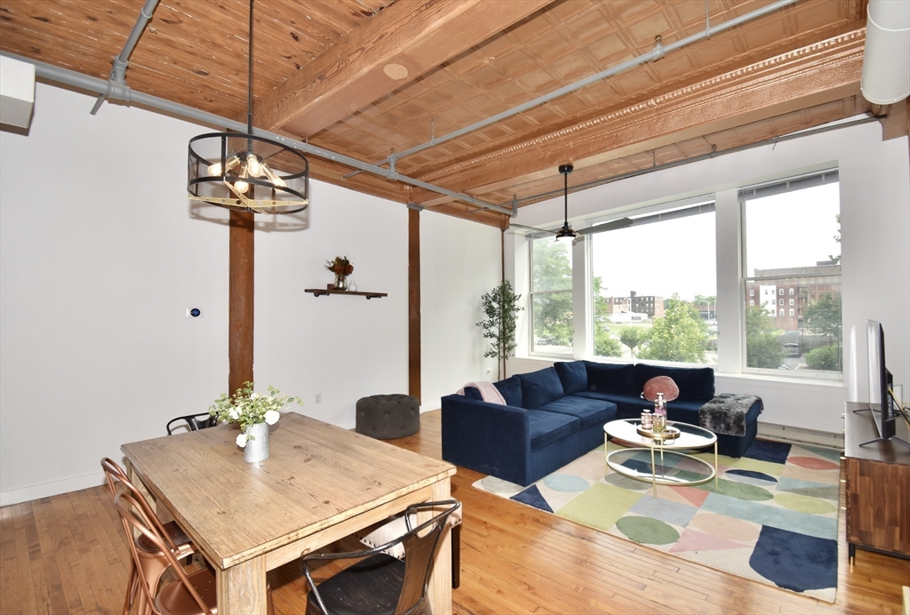 385 Worthington Street, Unit 2F Springfield, MA 01103 - Photo 8 of 27