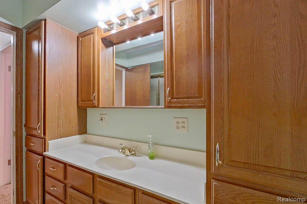 9453 White Lake Road Fenton, MI 48430 - Photo 25 of 48 Gallery Image 25
