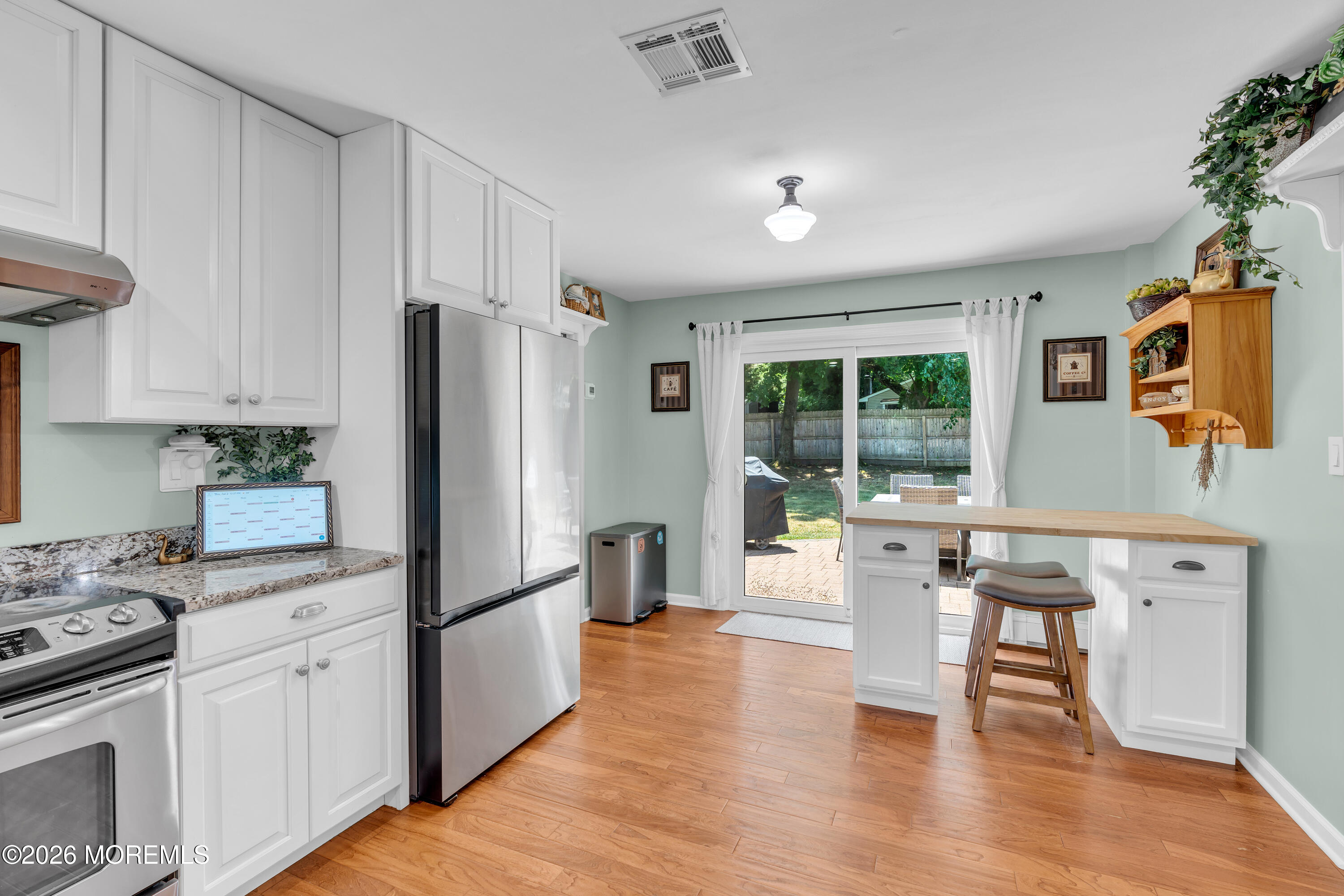 186 Van Brackle Road Aberdeen, NJ 07747 - Photo 7 of 29 .