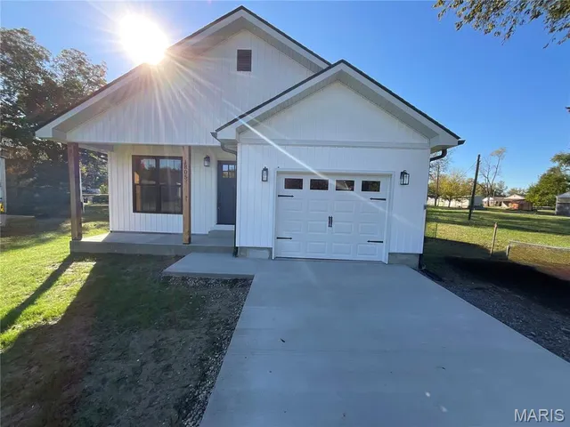 $215,000 | 1805 Mary Street, Scott City, MO 63780