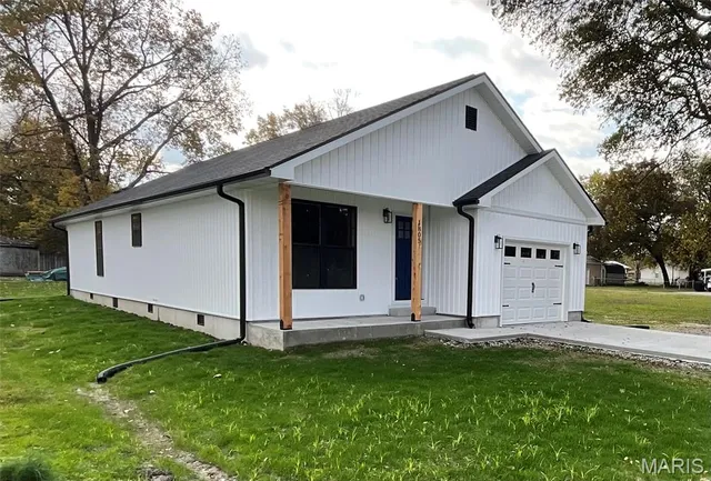 $215,000 | 1805 Mary Street, Scott City, MO 63780