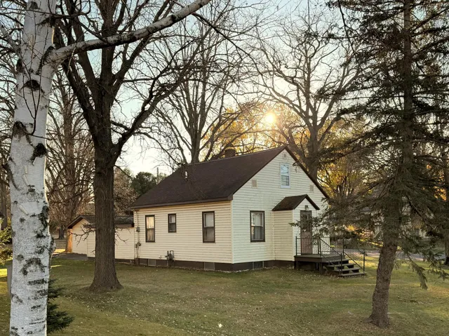 $159,900 | 685 Main St Isle West, Isle, MN 56342