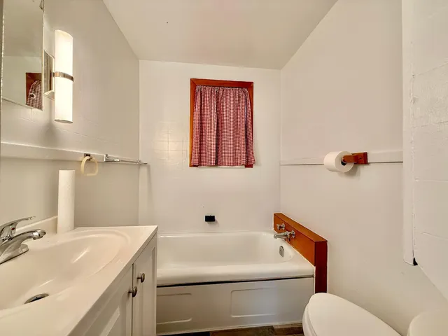 $159,900 | 685 Main St Isle West, Isle, MN 56342