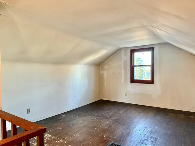 $159,900 | 685 Main St Isle West, Isle, MN 56342