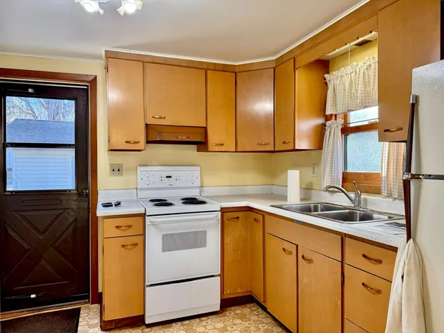 $159,900 | 685 Main St Isle West, Isle, MN 56342