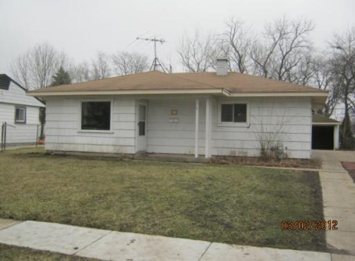 245 East Dennis Road Wheeling, IL 60090 - Photo 1 of 11
