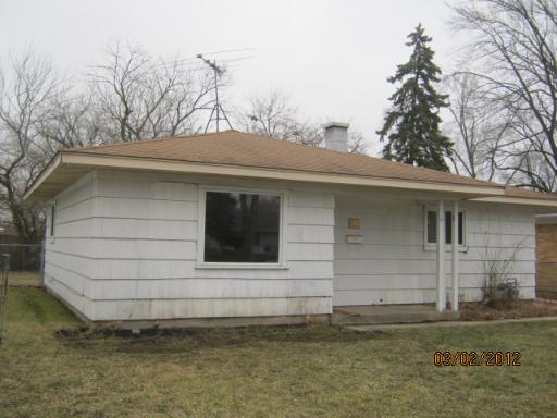 245 East Dennis Road Wheeling, IL 60090 - Photo 2 of 11
