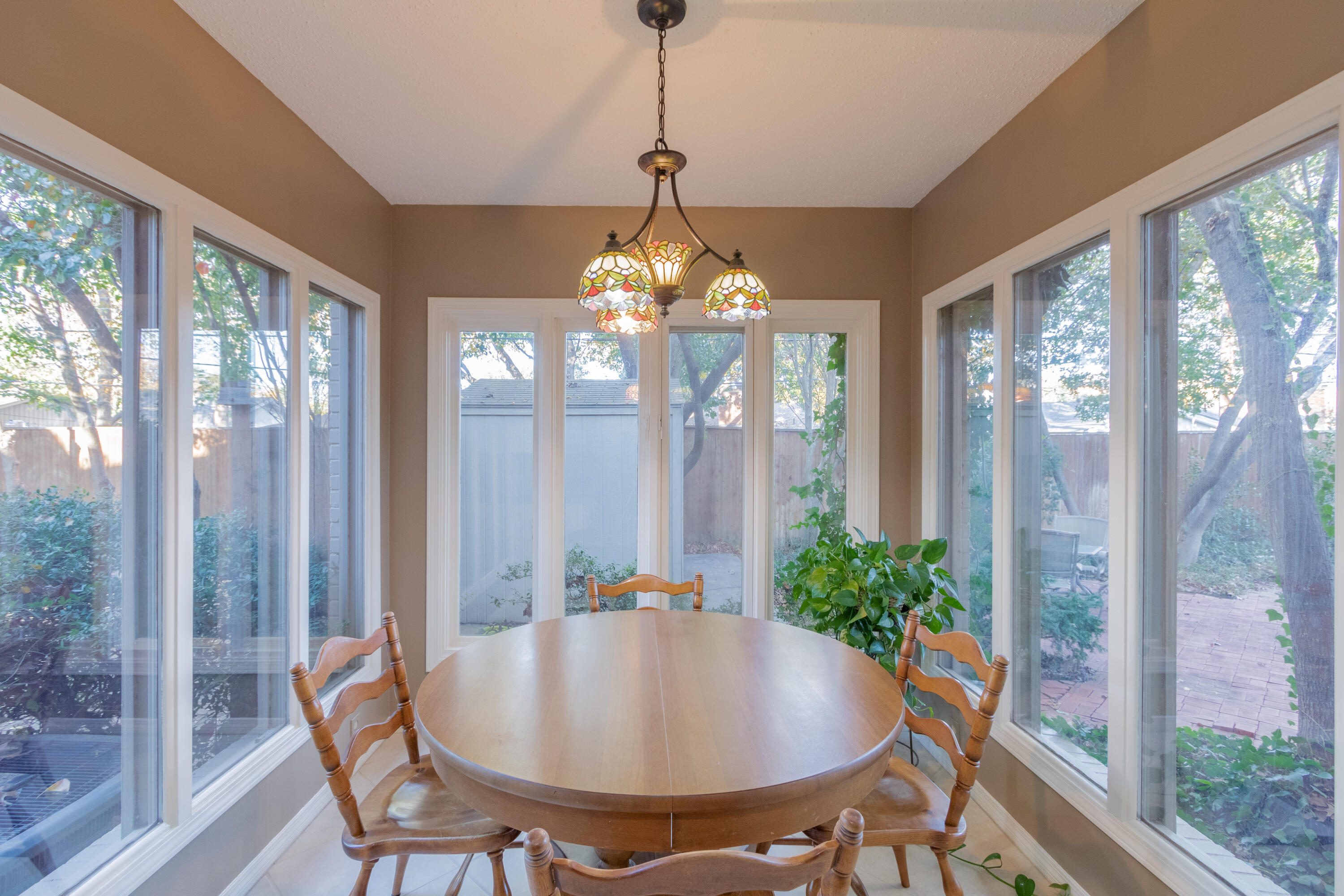 3722 63rd Drive Lubbock, TX 79413 - Photo 24 of 63 a dining room with furniture and window