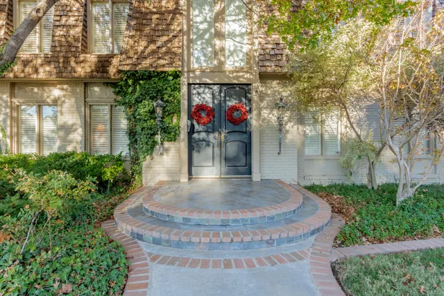 a work room with furniture and a lamp