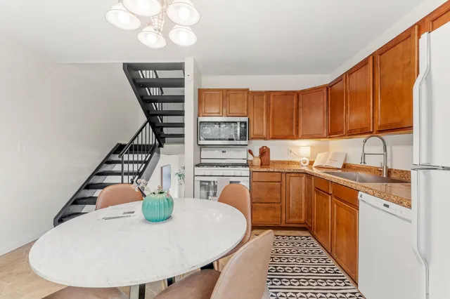 $214,900 | 4100 Meadowlark Lane, Eagan, MN 55122