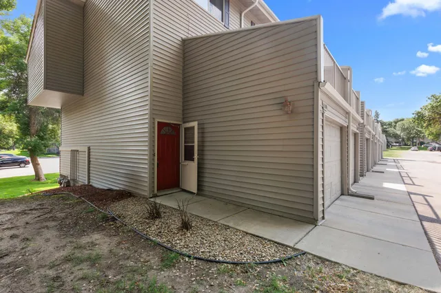 $214,900 | 4100 Meadowlark Lane, Eagan, MN 55122