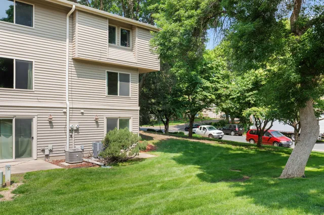 $214,900 | 4100 Meadowlark Lane, Eagan, MN 55122