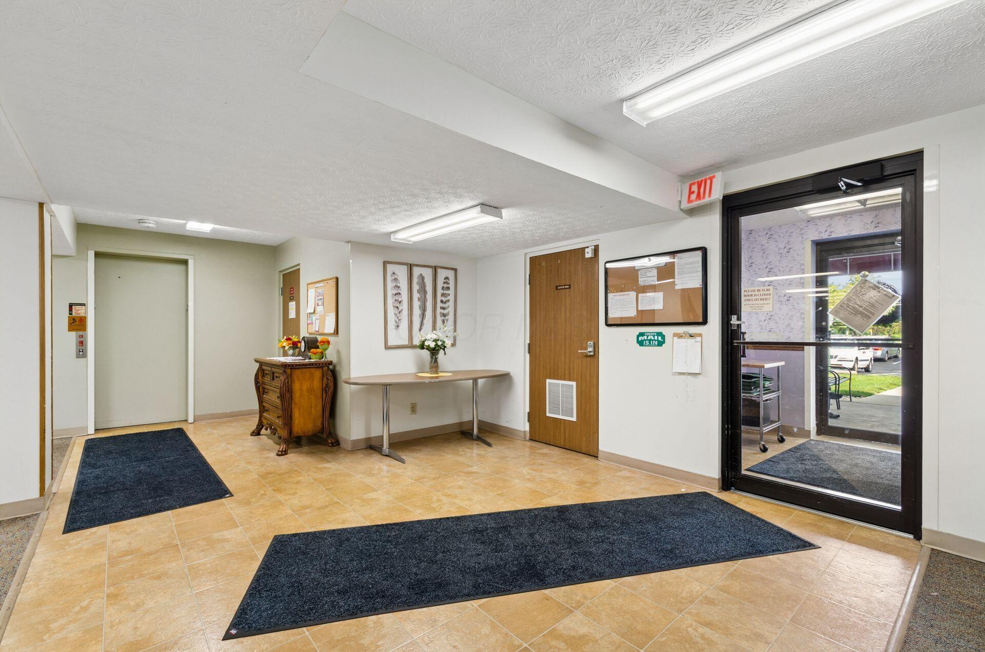 5885 Beechcroft Road, Unit 302 Columbus, OH 43229 - Photo 23 of 31 Building Entry