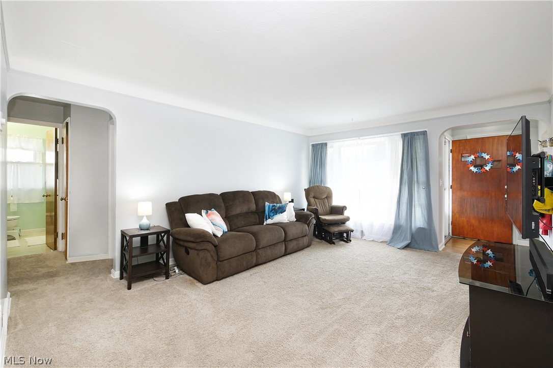 16546 Webster Road Cleveland, OH 44130 - Photo 5 of 30 Gallery Image 5
