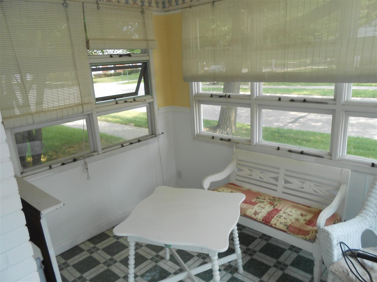 857 Hawthorne Road Grosse Pointe, MI 48236 - Photo 9 of 44 Sun Room